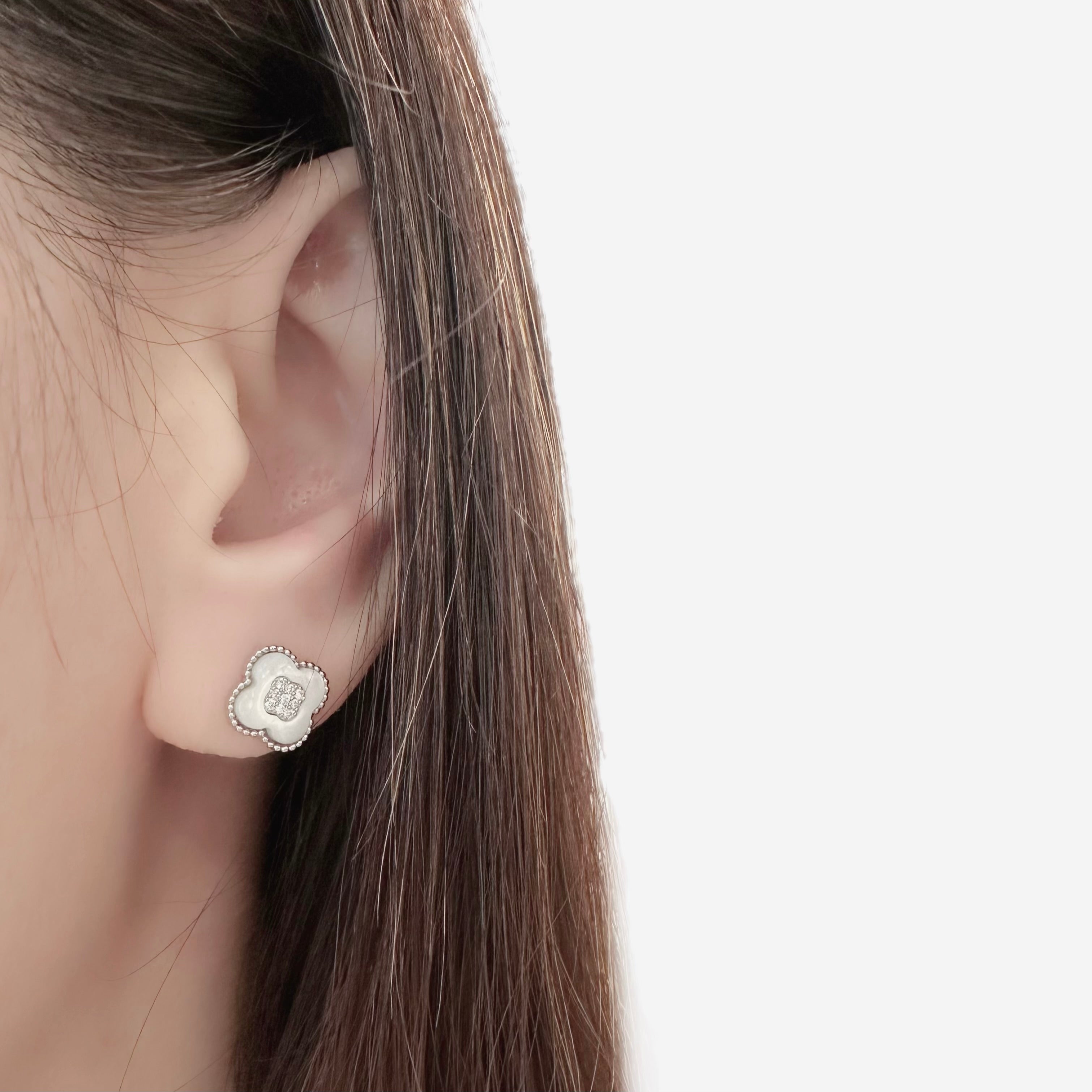 Silver Lumière Clover Earrings