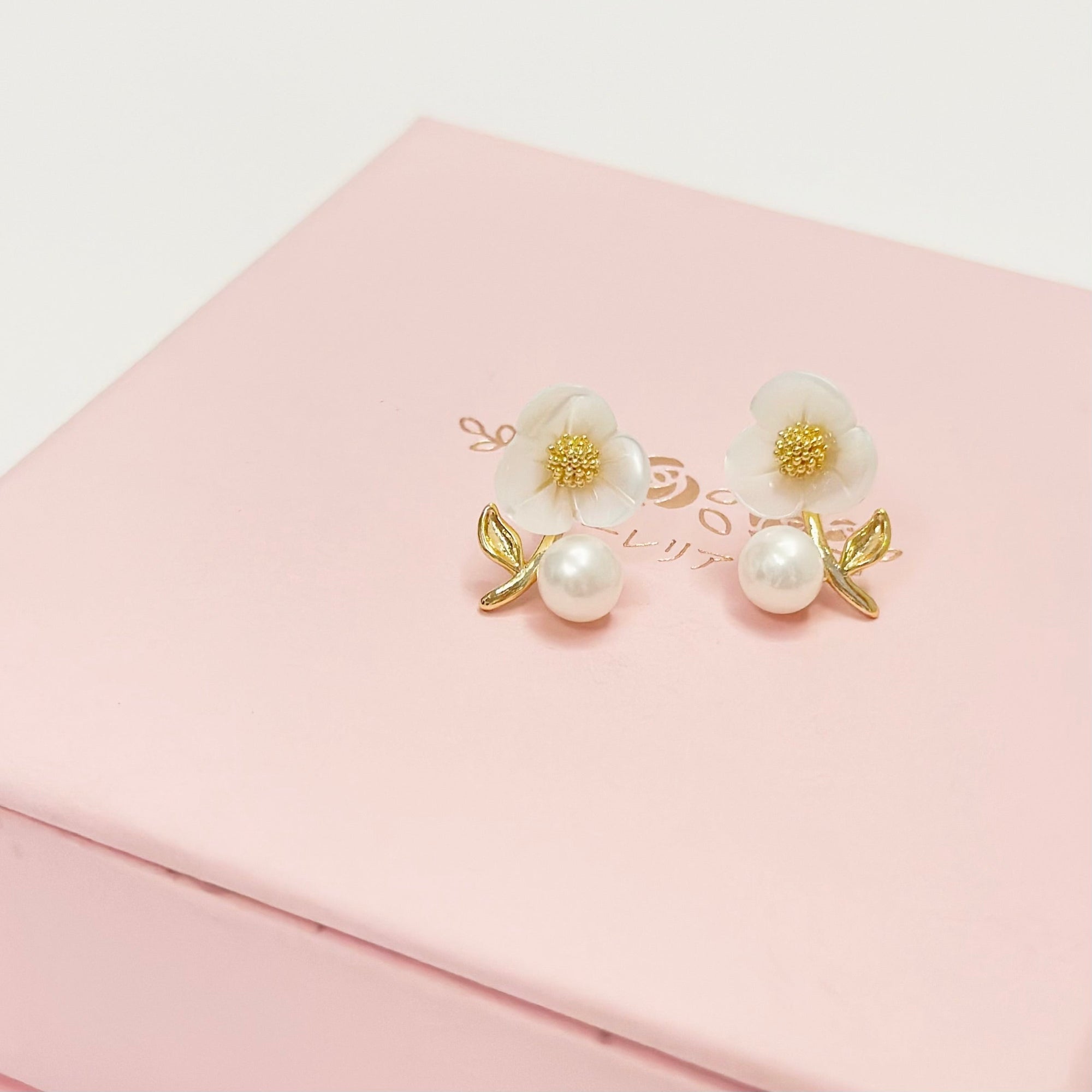 pearl earrings, dainty pearl bracelet, freshwater pearl necklace,  akoya pearl., handmade, sensitive skin, bridal, sterling silver, hypoallergenic, gift idea, seawater pearl, pearl neckace, keshi pearl, baroque pearl, mini pearl, 珍珠 淡水珍珠 ak pearl
海水珍珠 s925 cultural pear present gift for her gift ideas pearl made in Malaysia south sea pearl 米珠 natural pearl mutiara Gift for her Dainty Delicate Minimalist everyday earrings everyday wear lustre near round