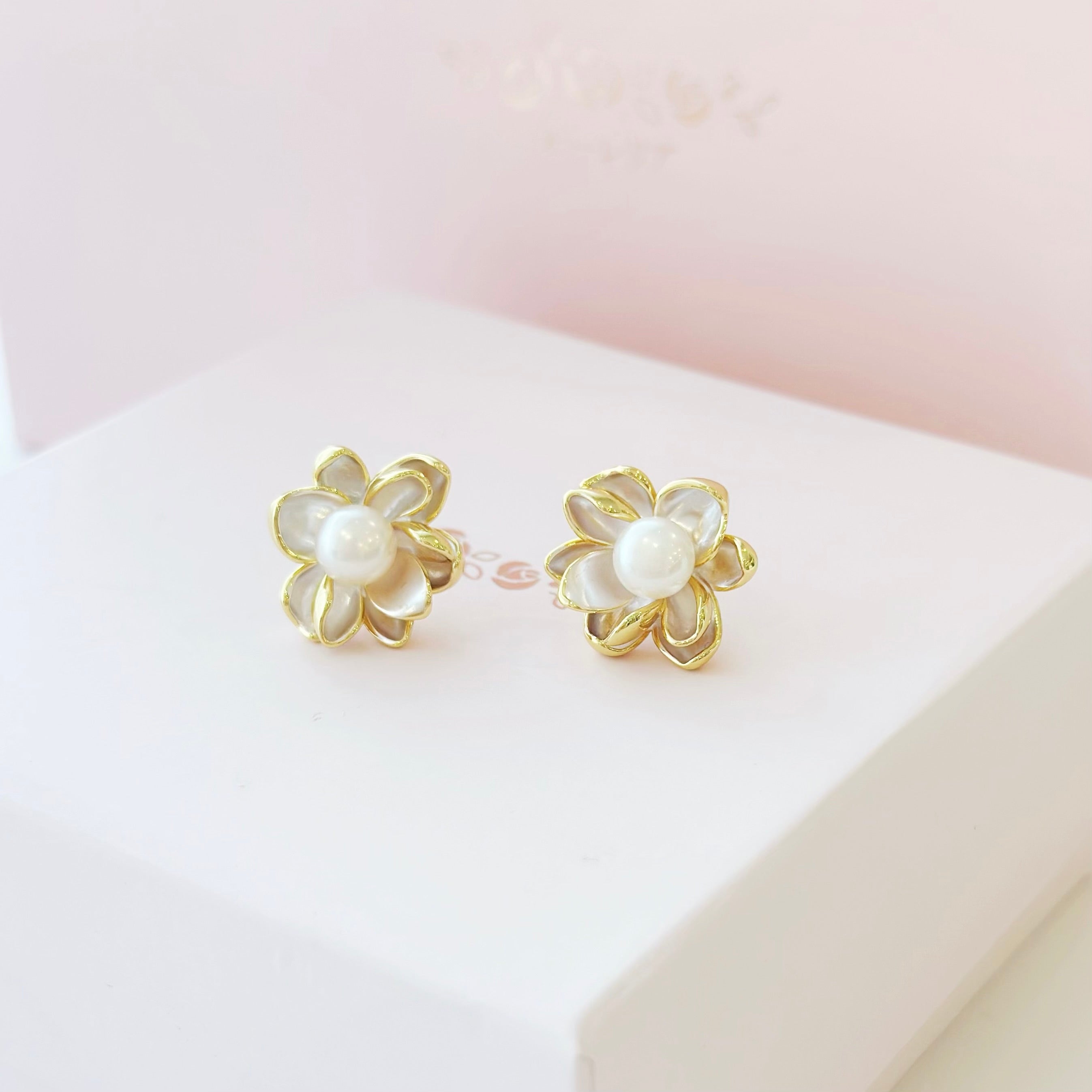 pearl earrings, dainty pearl bracelet, freshwater pearl necklace,  akoya pearl., handmade, sensitive skin, bridal, sterling silver, hypoallergenic, gift idea, seawater pearl, pearl neckace, keshi pearl, baroque pearl, mini pearl, 珍珠 淡水珍珠 ak pearl
海水珍珠 s925 cultural pear present gift for her gift ideas pearl made in Malaysia south sea pearl 米珠 natural pearl mutiara Gift for her Dainty Delicate Minimalist everyday earrings everyday wear lustre near round