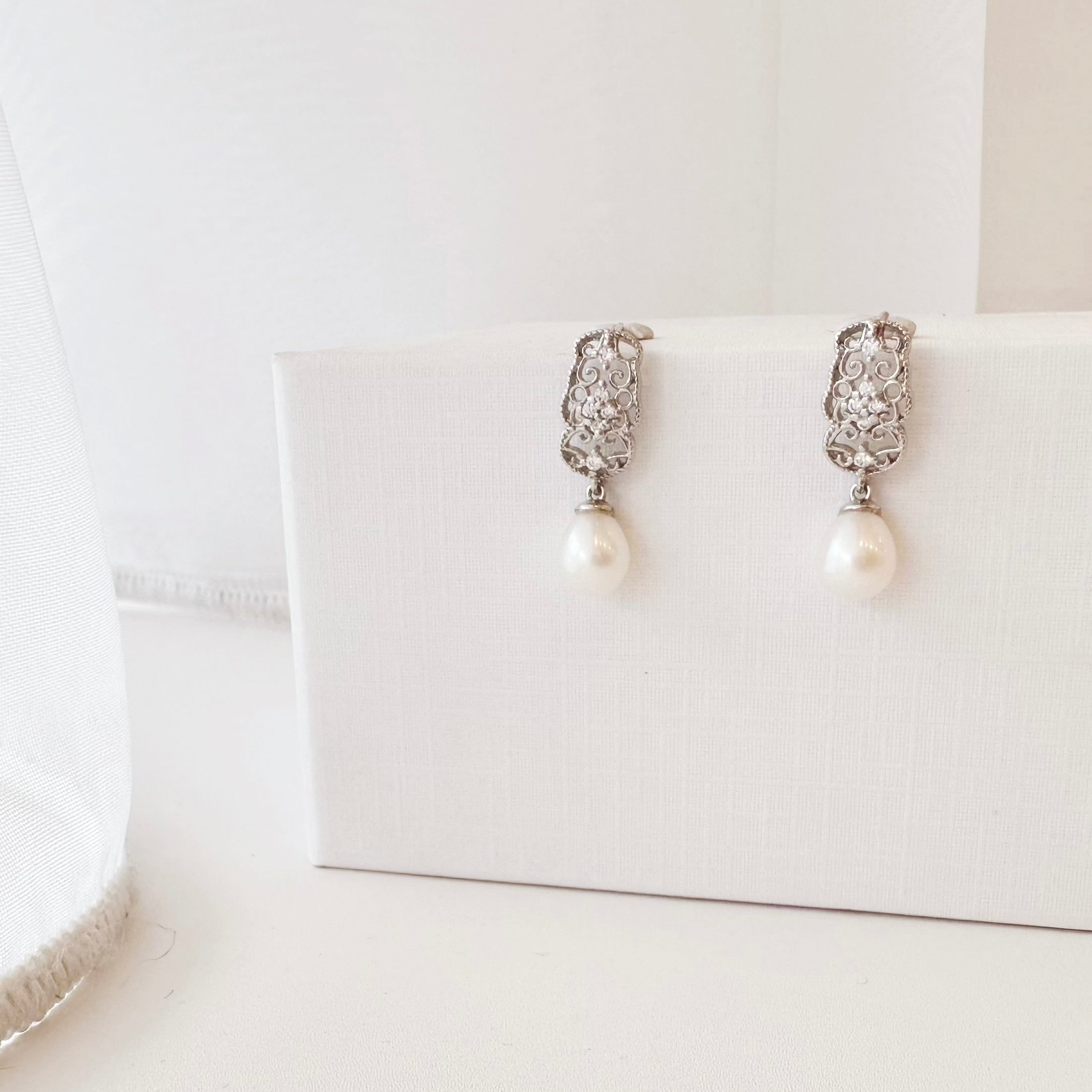 pearl earrings, dainty pearl bracelet, freshwater pearl necklace,  akoya pearl., handmade, sensitive skin, bridal, sterling silver, hypoallergenic, gift idea, seawater pearl, pearl neckace, keshi pearl, baroque pearl, mini pearl, 珍珠 淡水珍珠 ak pearl
海水珍珠 s925 cultural pear present gift for her gift ideas pearl made in Malaysia south sea pearl 米珠 natural pearl mutiara Gift for her Dainty Delicate Minimalist everyday earrings everyday wear lustre near round