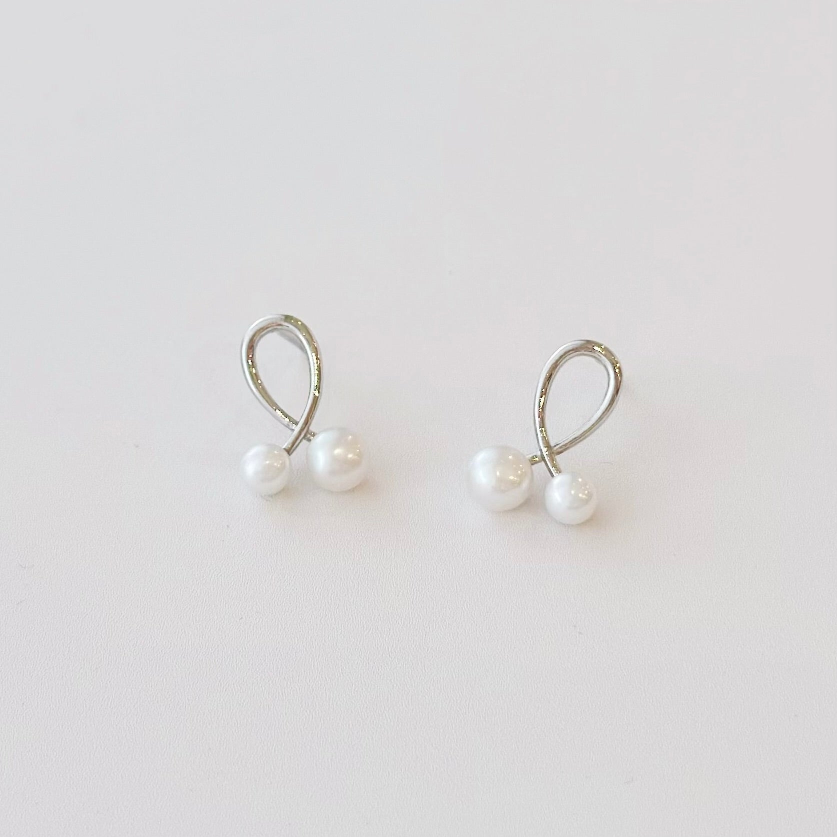 pearl earrings, dainty pearl bracelet, freshwater pearl necklace,  akoya pearl., handmade, sensitive skin, bridal, sterling silver, hypoallergenic, gift idea, seawater pearl, pearl neckace, keshi pearl, baroque pearl, mini pearl, 珍珠 淡水珍珠 ak pearl
海水珍珠 s925 cultural pear present gift for her gift ideas pearl made in Malaysia south sea pearl 米珠 natural pearl mutiara Gift for her Dainty Delicate Minimalist everyday earrings everyday wear lustre near round