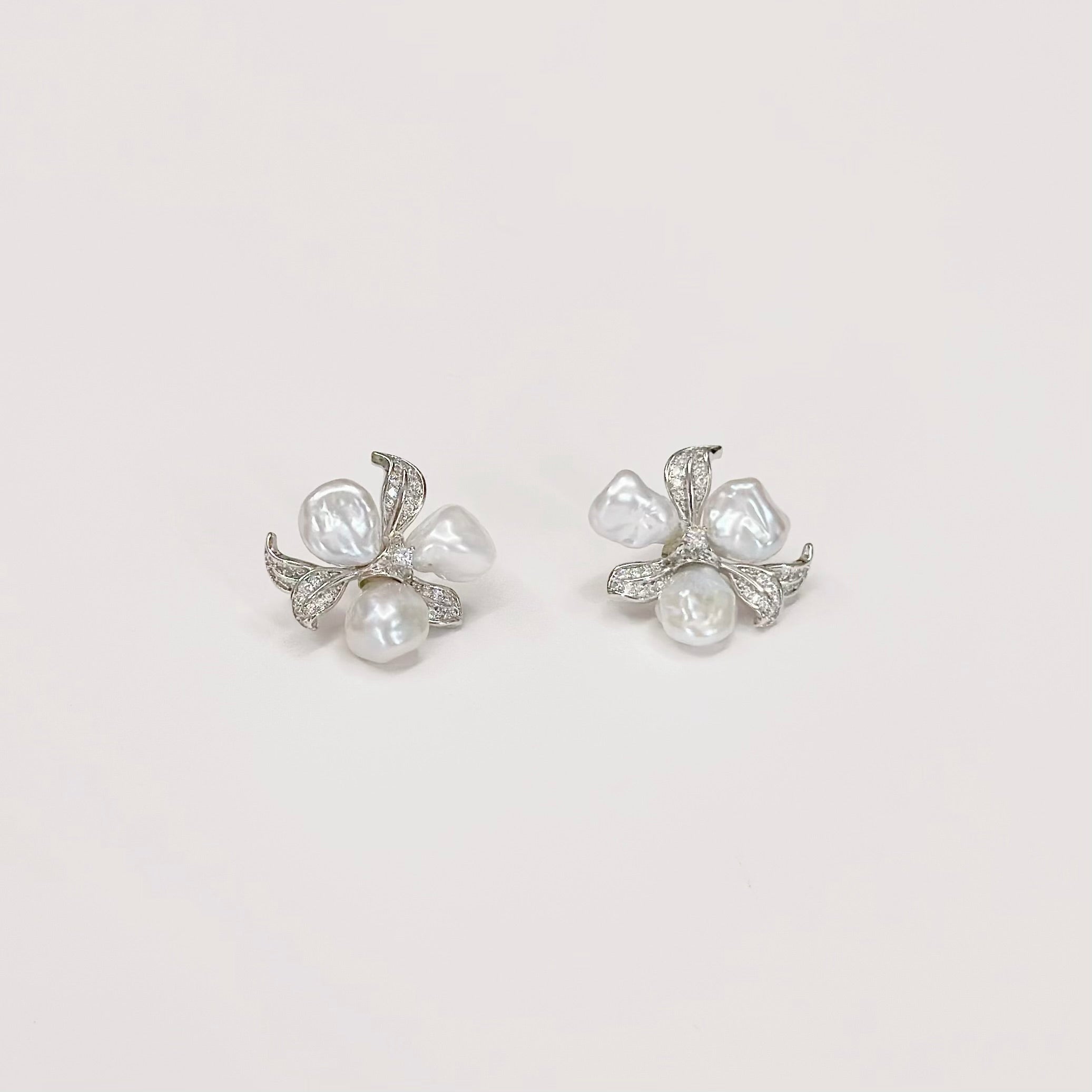 pearl earrings, dainty pearl bracelet, freshwater pearl necklace,  akoya pearl., handmade, sensitive skin, bridal, sterling silver, hypoallergenic, gift idea, seawater pearl, pearl neckace, keshi pearl, baroque pearl, mini pearl, 珍珠 淡水珍珠 ak pearl
海水珍珠 s925 cultural pear present gift for her gift ideas pearl made in Malaysia south sea pearl 米珠 natural pearl mutiara Gift for her Dainty Delicate Minimalist everyday earrings everyday wear lustre  925银针珍珠耳环 巴洛克珍珠 手工制作 饰品 韩国设计 芥子珍珠 ks珍珠