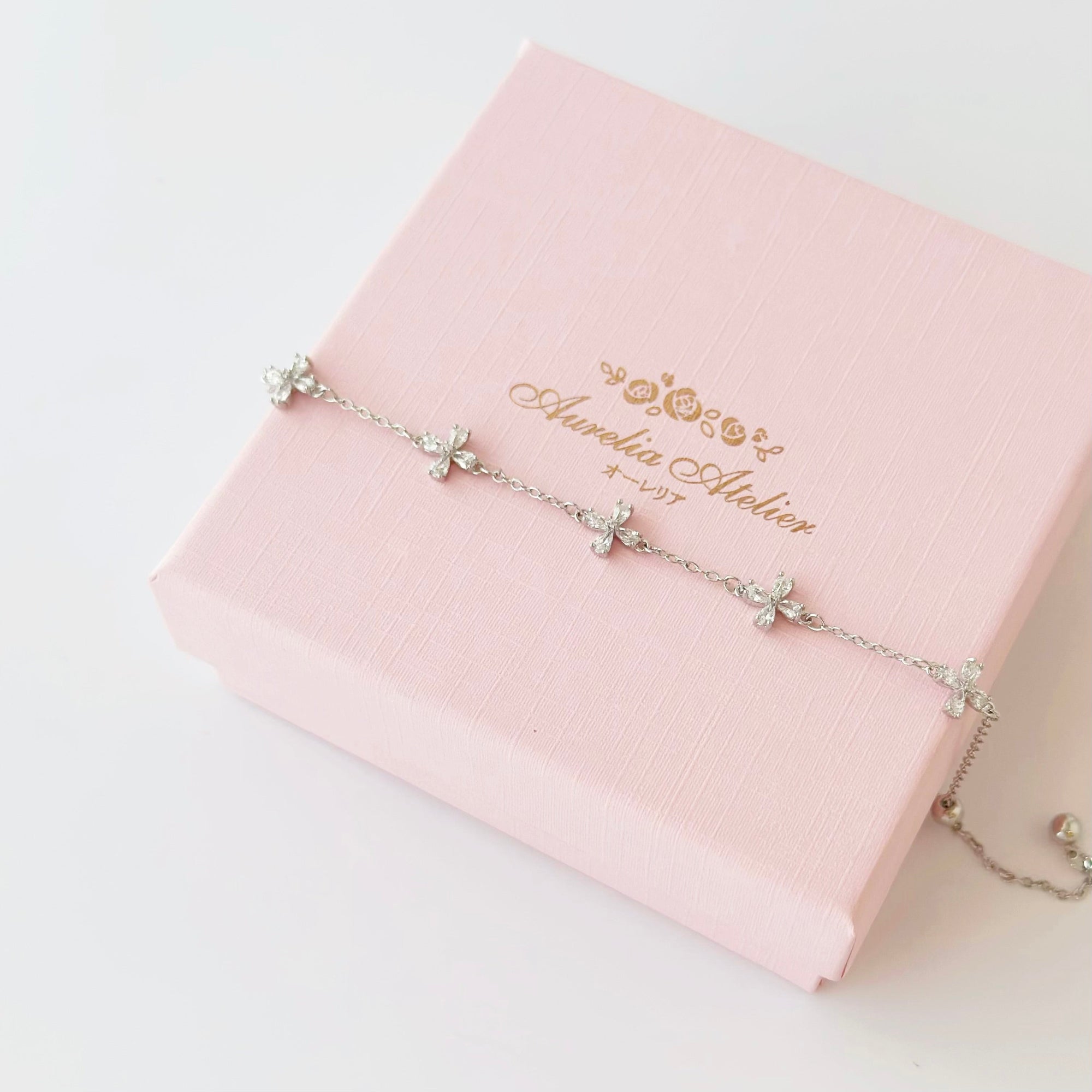 Clover Bloom Bracelet in silver / ROSE GOLD with crystal clover charms on fine chain