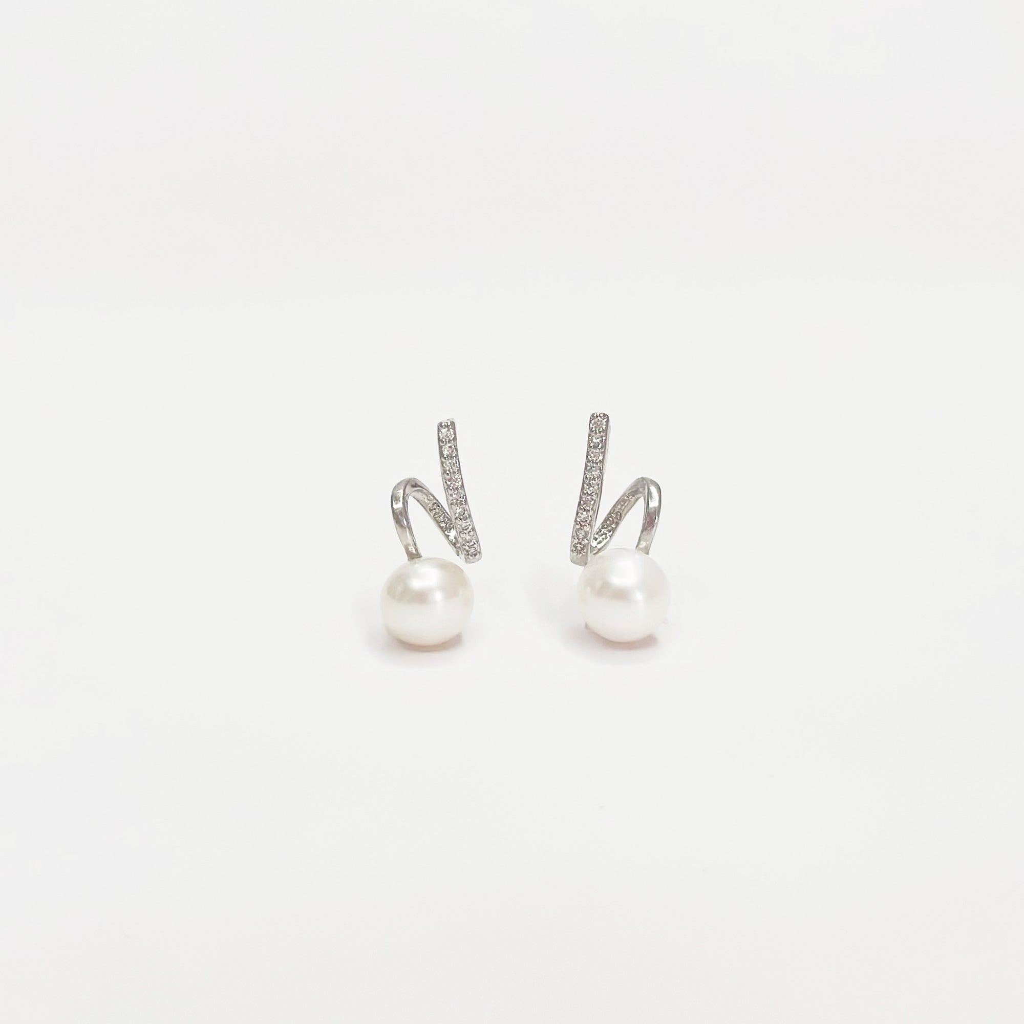 pearl earrings, dainty pearl bracelet, freshwater pearl necklace,  akoya pearl., handmade, sensitive skin, bridal, sterling silver, hypoallergenic, gift idea, seawater pearl, pearl neckace, keshi pearl, baroque pearl, mini pearl, 珍珠 淡水珍珠 ak pearl
海水珍珠 s925 cultural pear present gift for her gift ideas pearl made in Malaysia south sea pearl 米珠 natural pearl mutiara Gift for her Dainty Delicate Minimalist everyday earrings everyday wear lustre near round