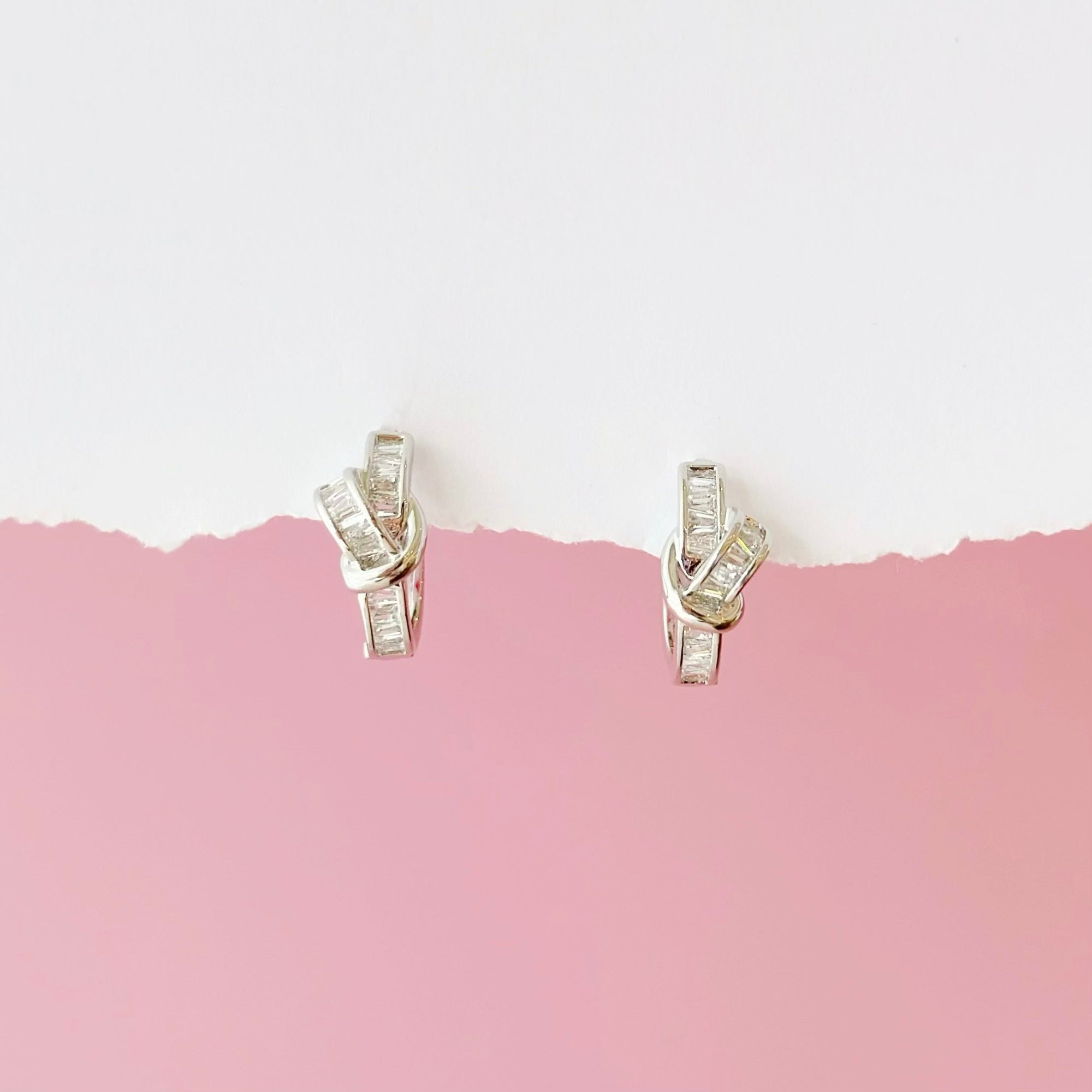 Gift set for her, hadiah untuk wanita, 送给她的礼物, bracelet, ring, necklace, earrings, korean earrings, made in korea, dainty jewellery, lazy girl jewellery, S925 silver, 925 sterling silver, huggie earrings, clip on, daily wear, cubic zirconia, bridesmaid gift, gift for her, Malaysia online shop, fashion jewellery, Korean jewellery accessories, sensitive skin, tahan karat, 适合日常佩戴, anting, rantai tangan, rantai leher, cincin, gift idea, no piercing, earrings malaysia, subang, Pearl, Freshwater pearl, 韩国发饰, 韩国饰品