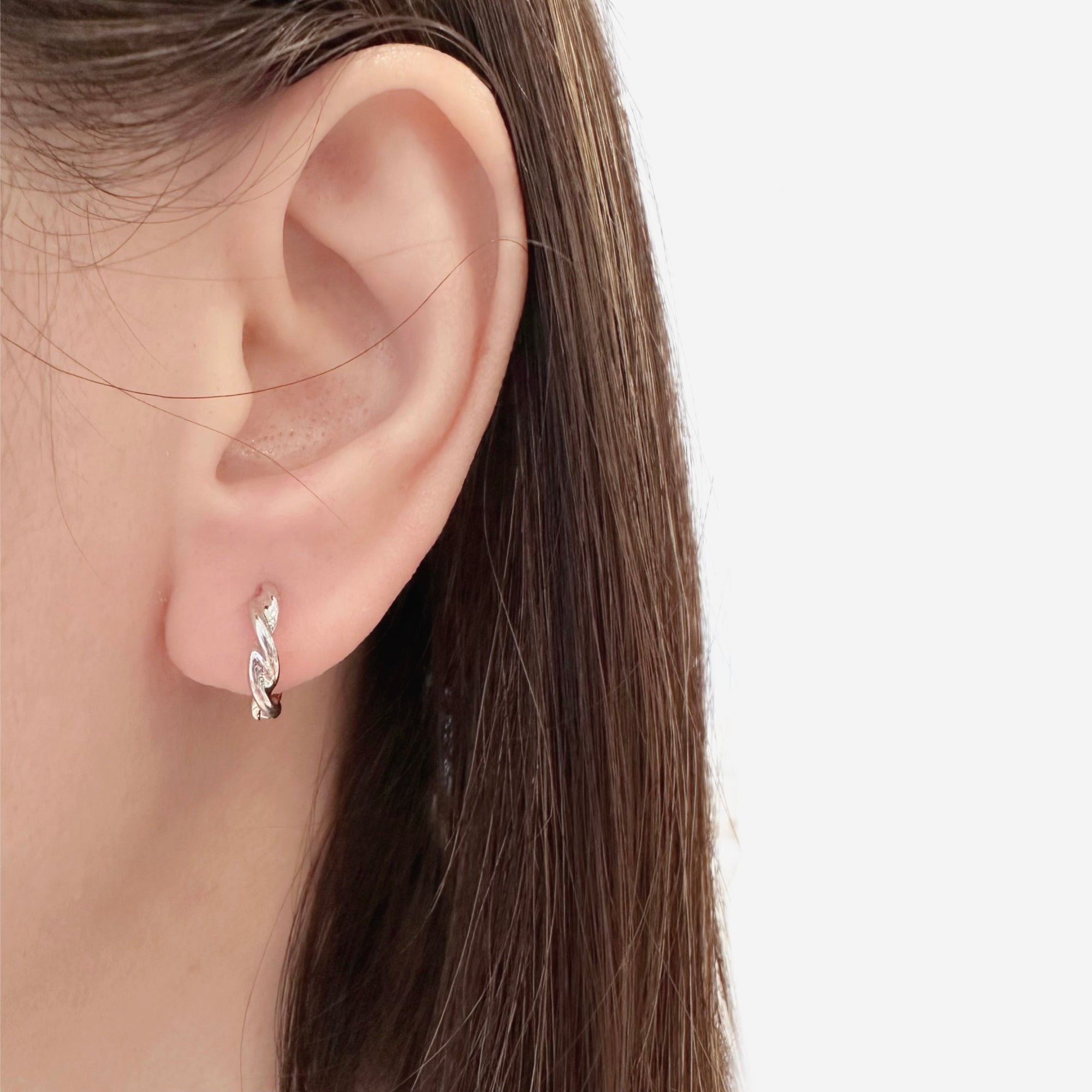 Gift set for her, hadiah untuk wanita, 送给她的礼物, bracelet, ring, necklace, earrings, korean earrings, made in korea, dainty jewellery, lazy girl jewellery, S925 silver, 925 sterling silver, huggie earrings, clip on, daily wear, cubic zirconia, bridesmaid gift, gift for her, Malaysia online shop, fashion jewellery, Korean jewellery accessories, sensitive skin, tahan karat, 适合日常佩戴, anting, rantai tangan, rantai leher, cincin, gift idea, no piercing, earrings malaysia, subang, Pearl, Freshwater pearl, 韩国发饰, 韩国饰品