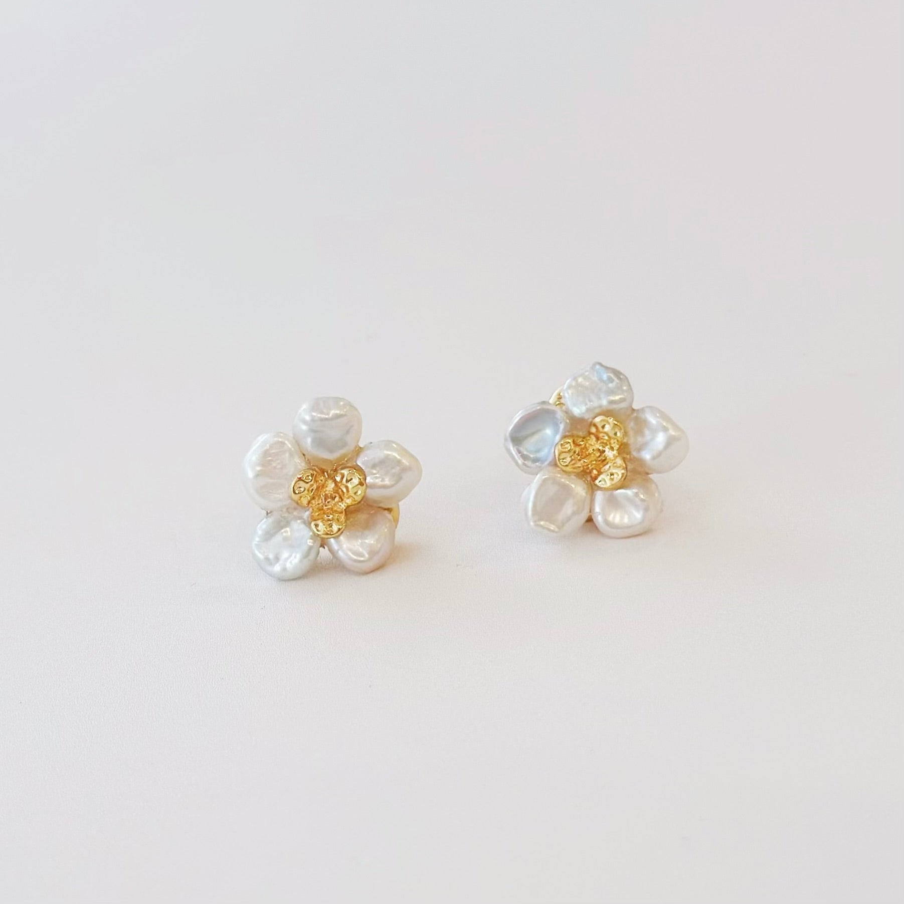 pearl earrings, dainty pearl bracelet, freshwater pearl necklace,  akoya pearl., handmade, sensitive skin, bridal, sterling silver, hypoallergenic, gift idea, seawater pearl, pearl neckace, keshi pearl, baroque pearl, mini pearl, 珍珠 淡水珍珠 ak pearl
海水珍珠 s925 cultural pear present gift for her gift ideas pearl made in Malaysia south sea pearl 米珠 natural pearl mutiara Gift for her Dainty Delicate Minimalist everyday earrings everyday wear lustre  925银针珍珠耳环 巴洛克珍珠 手工制作 饰品 韩国设计 芥子珍珠 ks珍珠