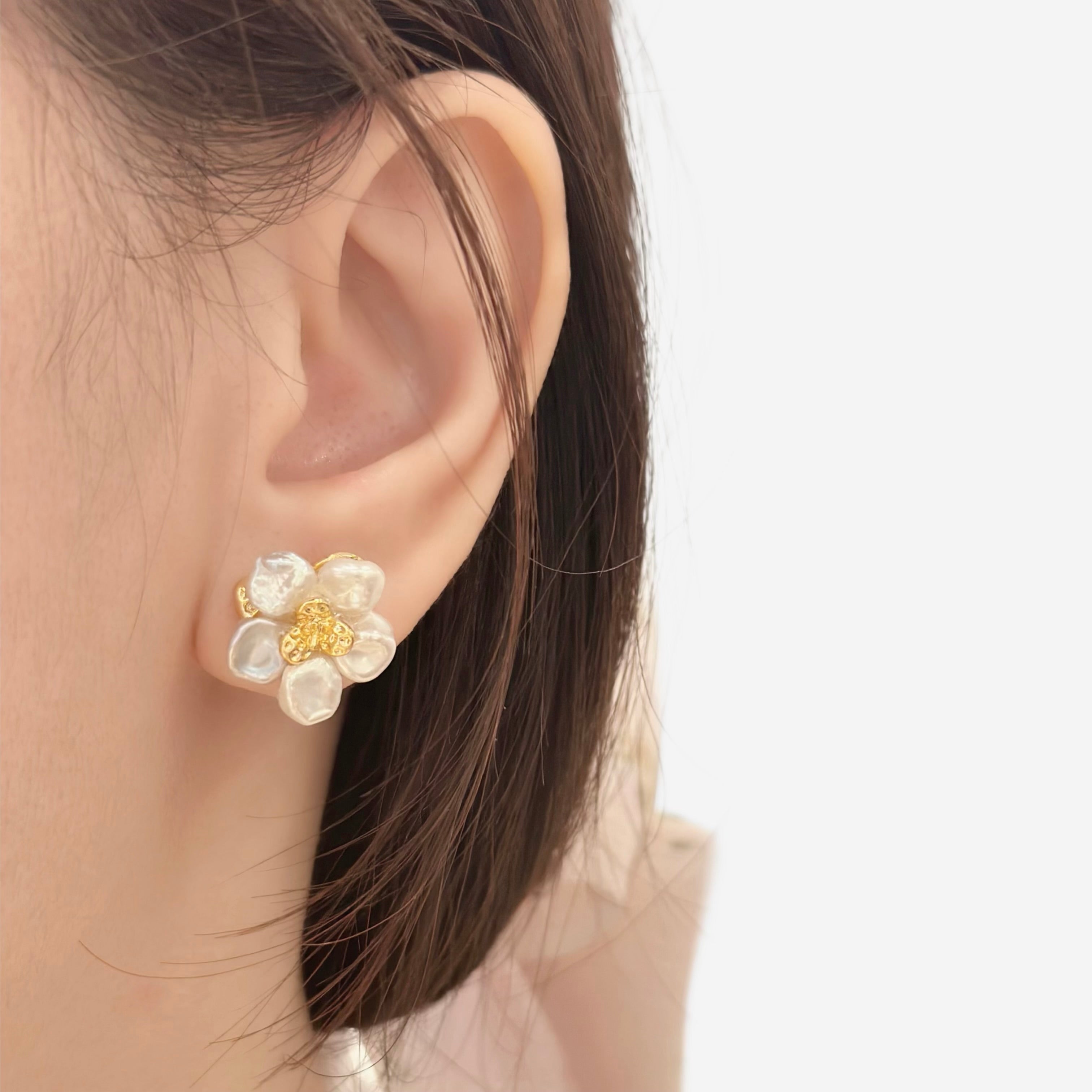 pearl earrings, dainty pearl bracelet, freshwater pearl necklace,  akoya pearl., handmade, sensitive skin, bridal, sterling silver, hypoallergenic, gift idea, seawater pearl, pearl neckace, keshi pearl, baroque pearl, mini pearl, 珍珠 淡水珍珠 ak pearl
海水珍珠 s925 cultural pear present gift for her gift ideas pearl made in Malaysia south sea pearl 米珠 natural pearl mutiara Gift for her Dainty Delicate Minimalist everyday earrings everyday wear lustre  925银针珍珠耳环 巴洛克珍珠 手工制作 饰品 韩国设计 芥子珍珠 ks珍珠