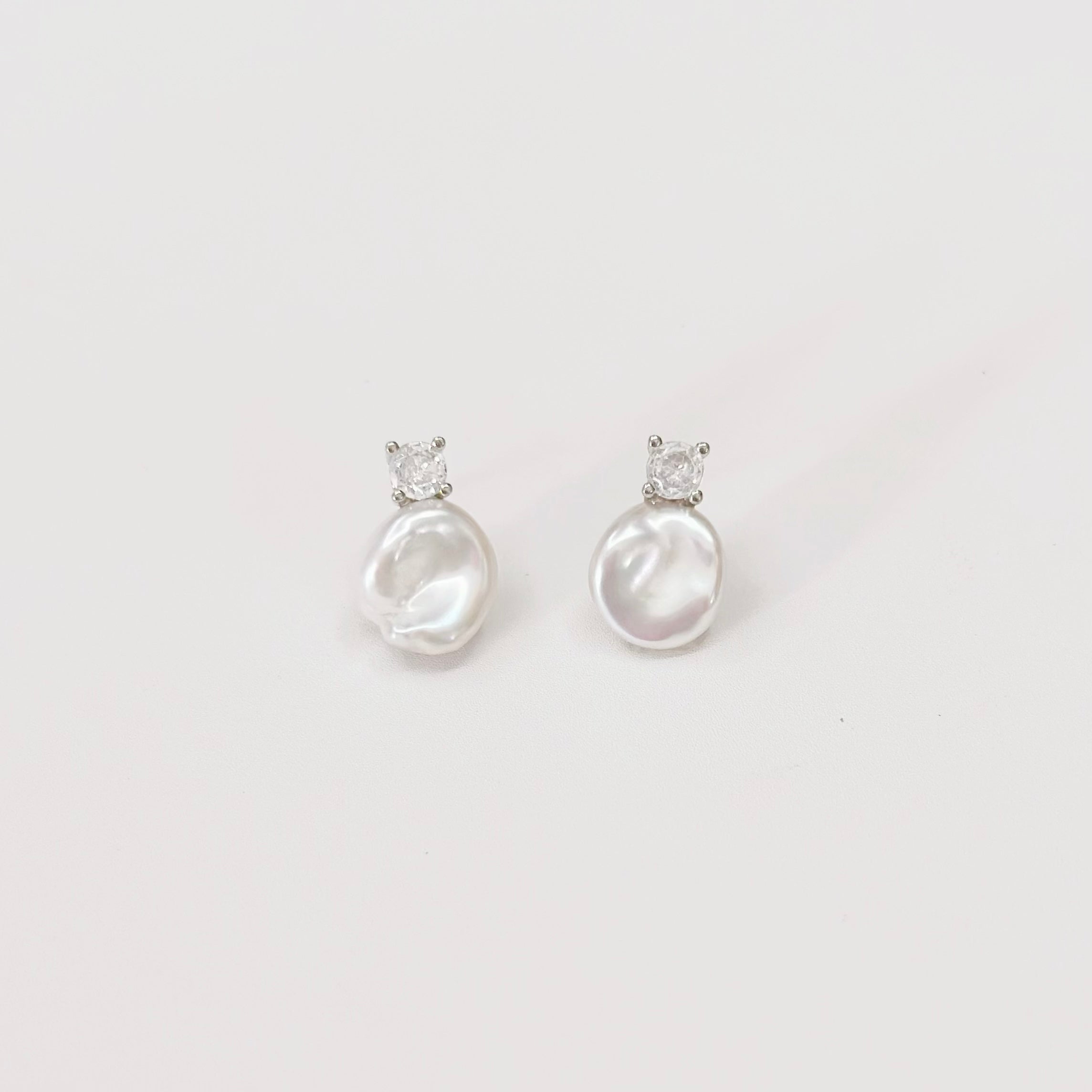 pearl earrings, dainty pearl bracelet, freshwater pearl necklace,  akoya pearl., handmade, sensitive skin, bridal, sterling silver, hypoallergenic, gift idea, seawater pearl, pearl neckace, keshi pearl, baroque pearl, mini pearl, 珍珠 淡水珍珠 ak pearl
海水珍珠 s925 cultural pear present gift for her gift ideas pearl made in Malaysia south sea pearl 米珠 natural pearl mutiara Gift for her Dainty Delicate Minimalist everyday earrings everyday wear lustre  925银针珍珠耳环 巴洛克珍珠 手工制作 饰品 韩国设计 芥子珍珠 ks珍珠
