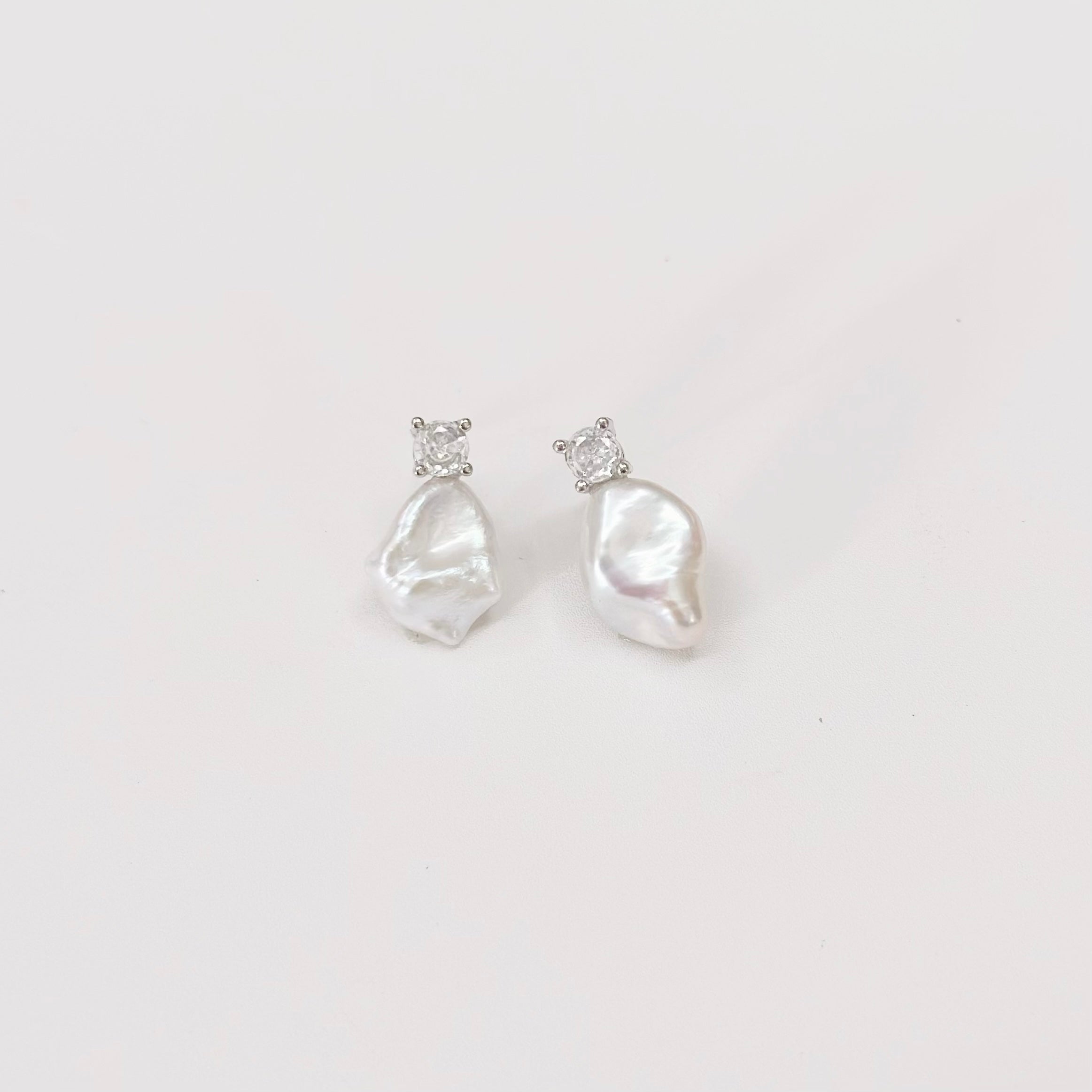 pearl earrings, dainty pearl bracelet, freshwater pearl necklace,  akoya pearl., handmade, sensitive skin, bridal, sterling silver, hypoallergenic, gift idea, seawater pearl, pearl neckace, keshi pearl, baroque pearl, mini pearl, 珍珠 淡水珍珠 ak pearl
海水珍珠 s925 cultural pear present gift for her gift ideas pearl made in Malaysia south sea pearl 米珠 natural pearl mutiara Gift for her Dainty Delicate Minimalist everyday earrings everyday wear lustre  925银针珍珠耳环 巴洛克珍珠 手工制作 饰品 韩国设计 芥子珍珠 ks珍珠