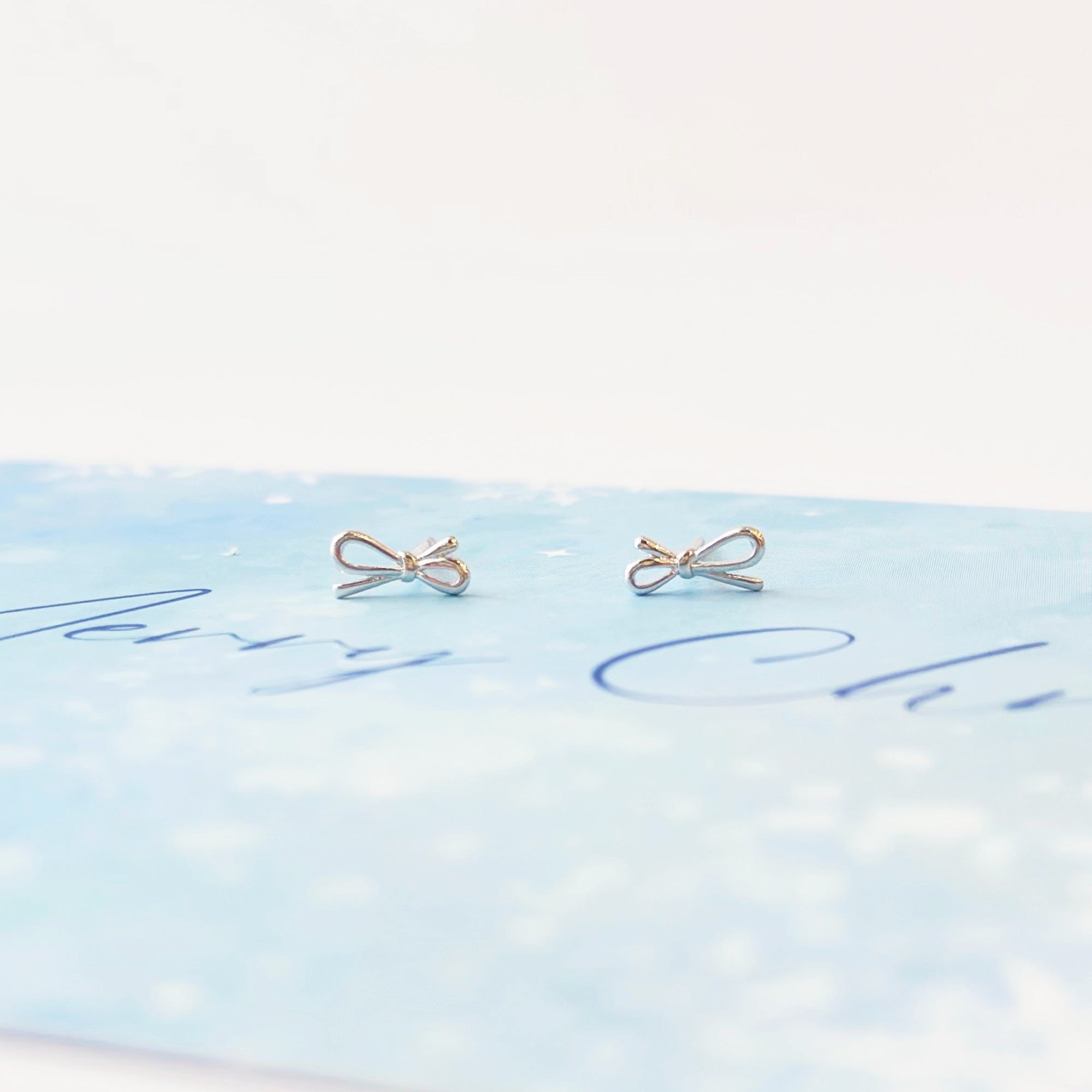 Christmas daily wear earrings 925 sterling silver hypoallergenic made in Korea for sensitive skin snowflake , 雪花

圣诞日常耳环 925纯银 低敏 韩国制造 适合敏感肌,  适合日常佩戴,韩国发饰
韩国饰品
韩国耳环, 梅花

Anting-anting harian Krismas perak 925 hypoalergenik buatan Korea
gift for her, 冬季送她礼物, sakura, flower